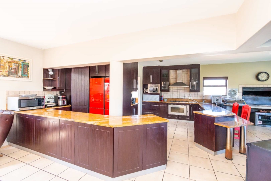 4 Bedroom Property for Sale in Myburgh Park Fase 2 Western Cape